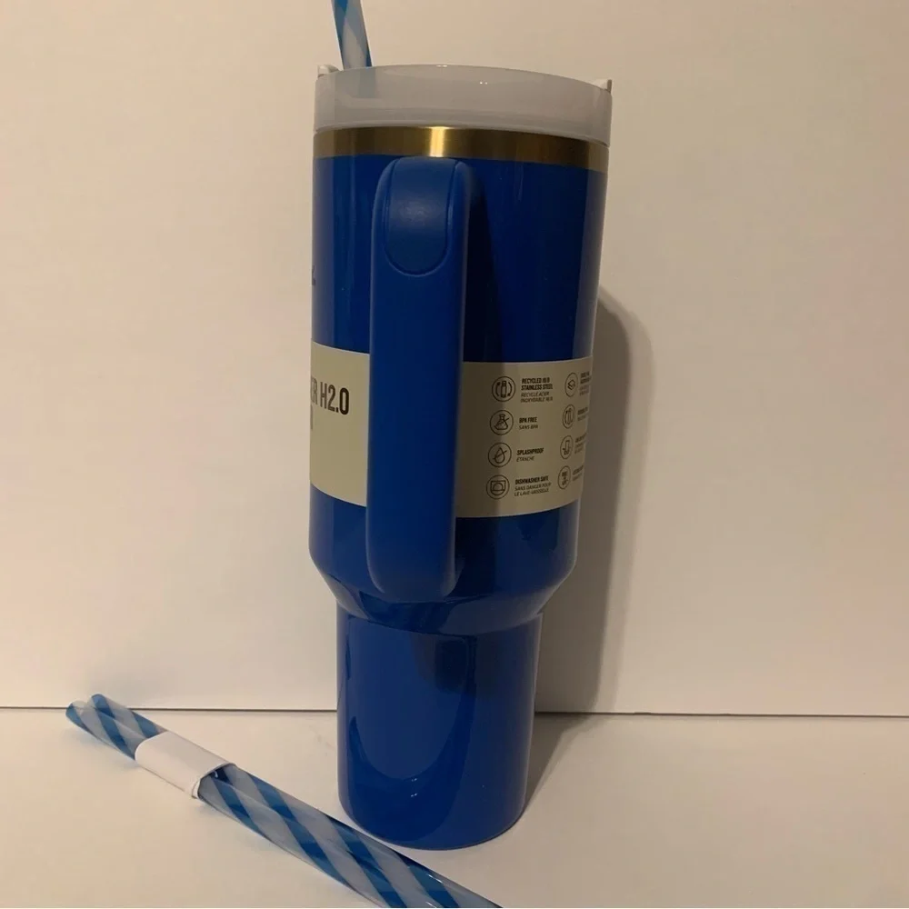 NWT. STANLEY Arctic Twist 40oz